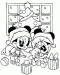 Dessin de Les enfant de Mickey et Minnie jouent avec leurs cadeaux de noel devant le sapin 